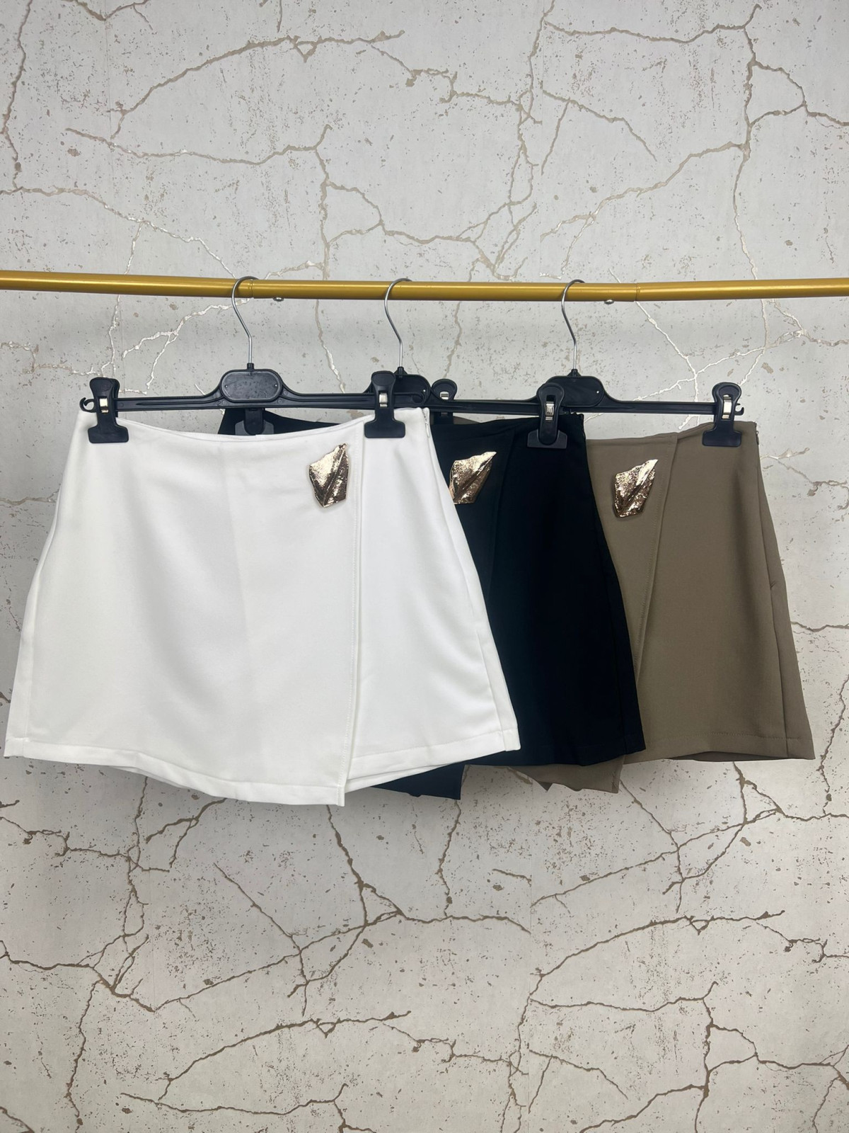 FALDA PANTALÓN DETALLE