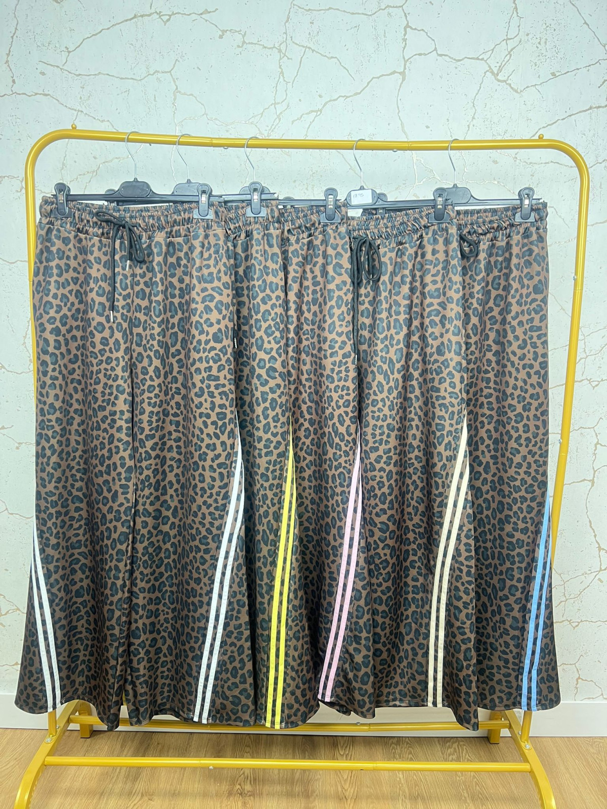 PANTALÓN LEOPARDO RAYAS